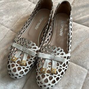 Women's Cream Cutout Leather Loafers